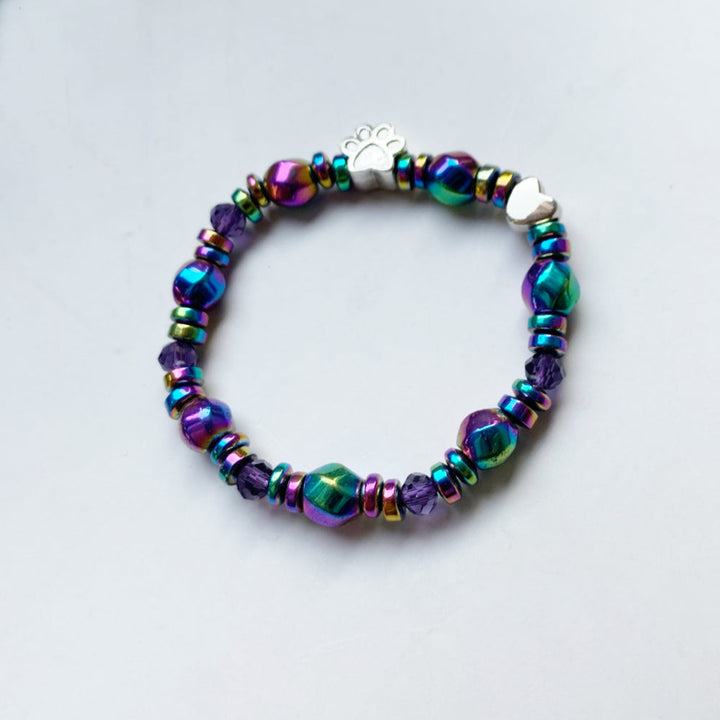 Pulseira com pendente de pata magnética