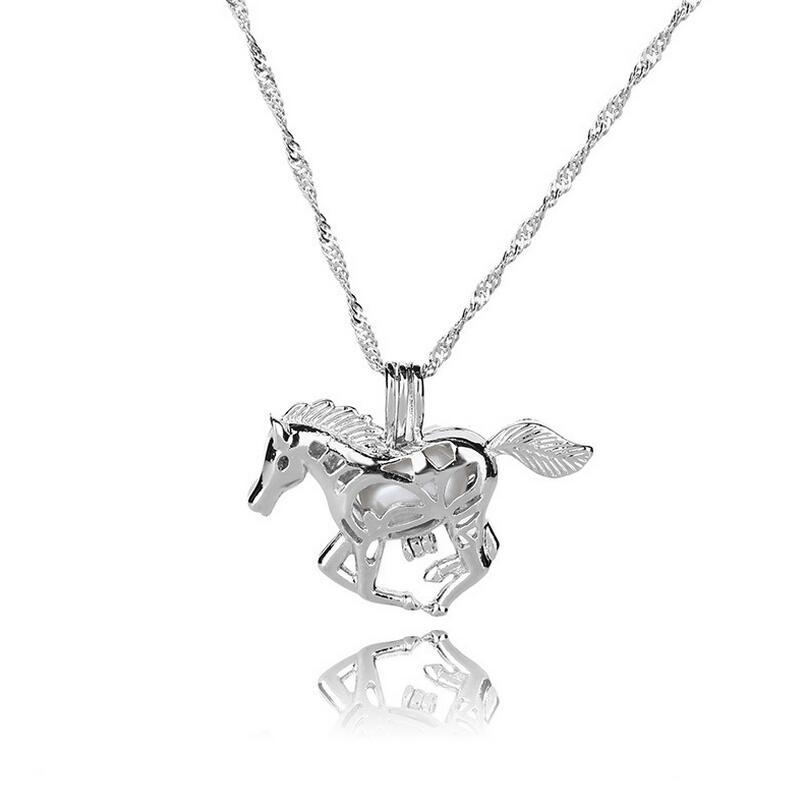 Colar com pendente de cavalo a galopar luminoso