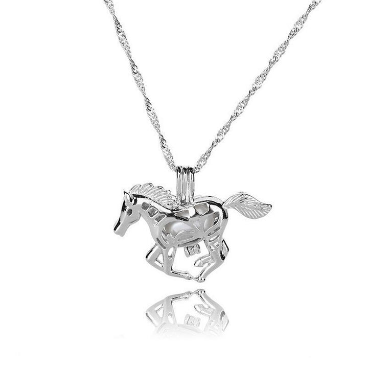 Colar com pendente de cavalo a galopar luminoso