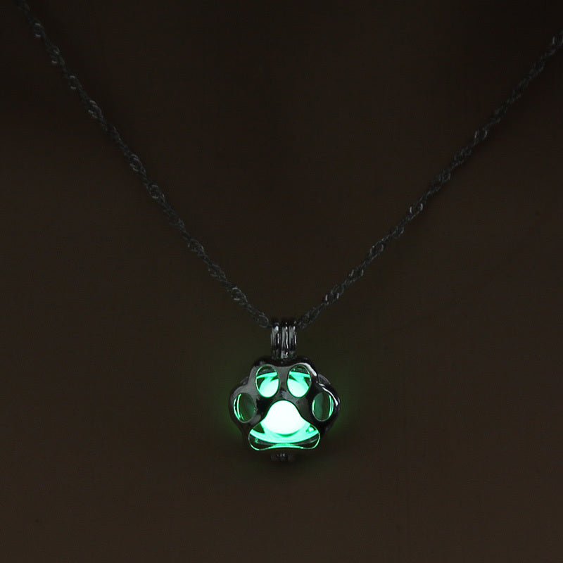 Colar de pata brilhante com pendente de animal e efeito de luz nocturna