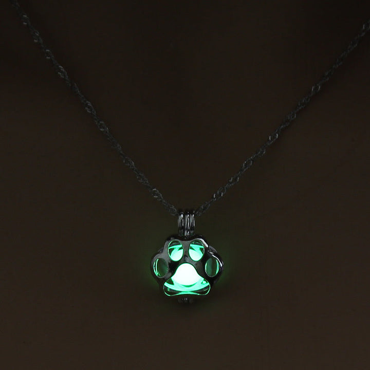 Colar de pata brilhante com pendente de animal e efeito de luz nocturna