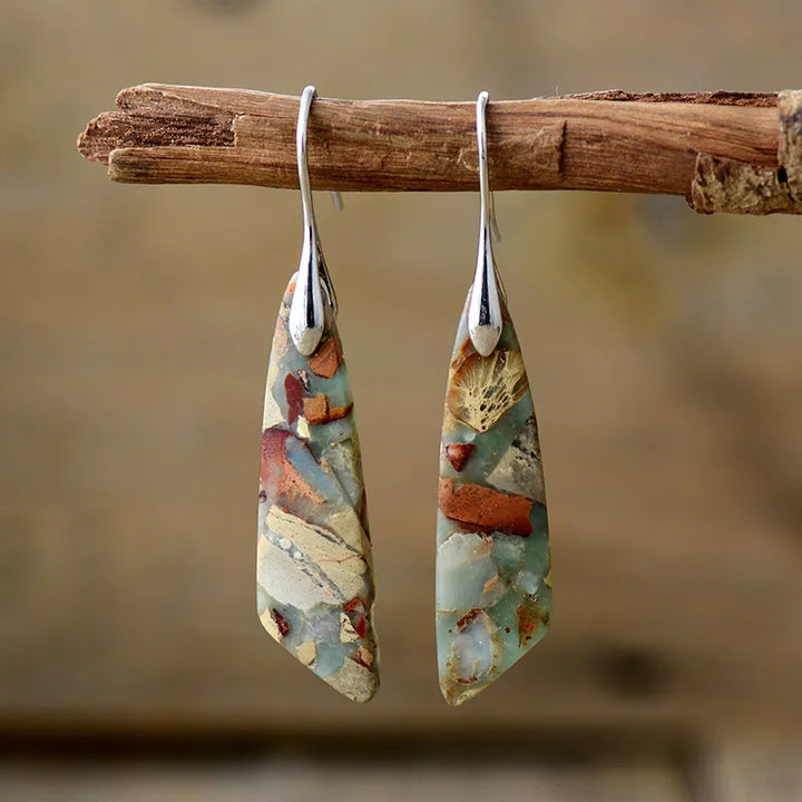 Brincos de pedra natural vintage com charme