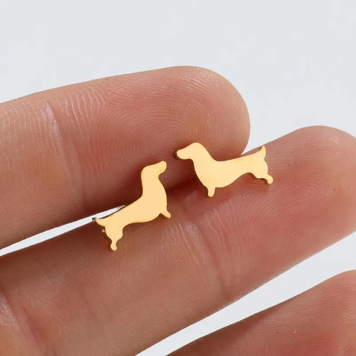 Brincos de cachorro salsicha em metal minimalista