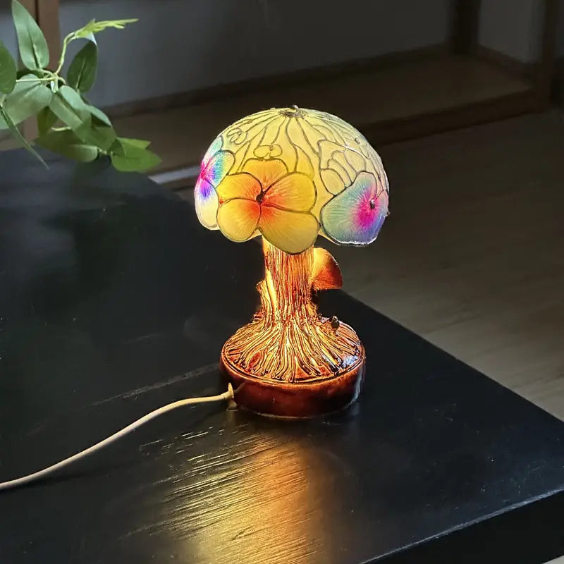 Lâmpada floral em estilo boho com cogumelos