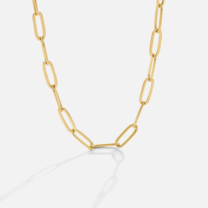 Colar de ouro com clip elegante