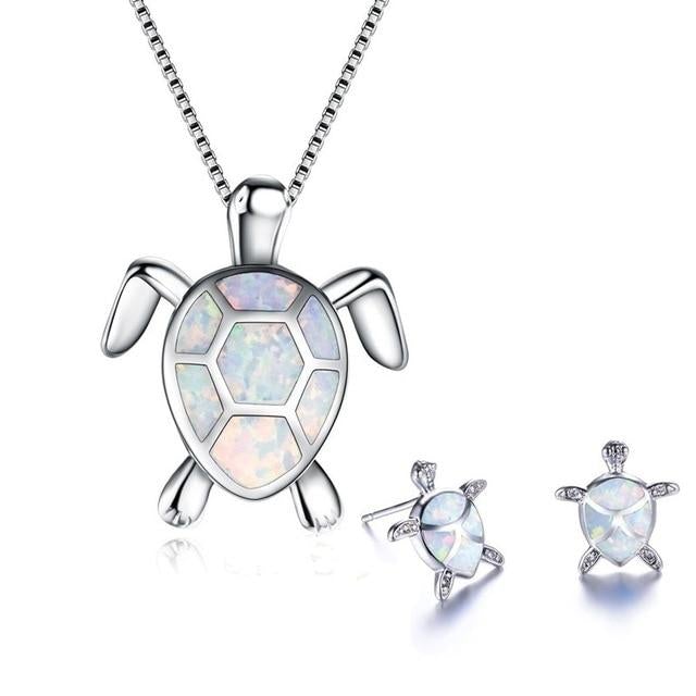 Conjunto de tartaruga do mar, colar e brincos em prata com opala